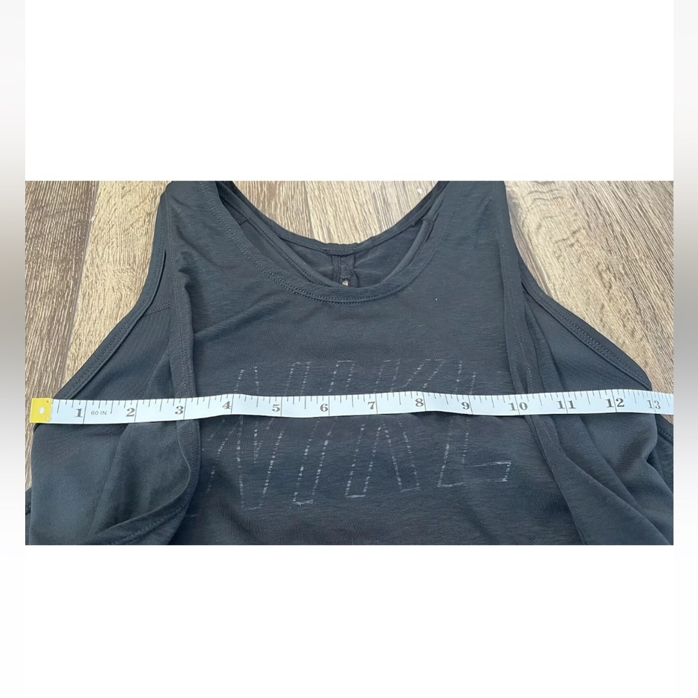 Nike Women’s Crop Tank Top, Size Small, Black And White - Picture 10 of 10